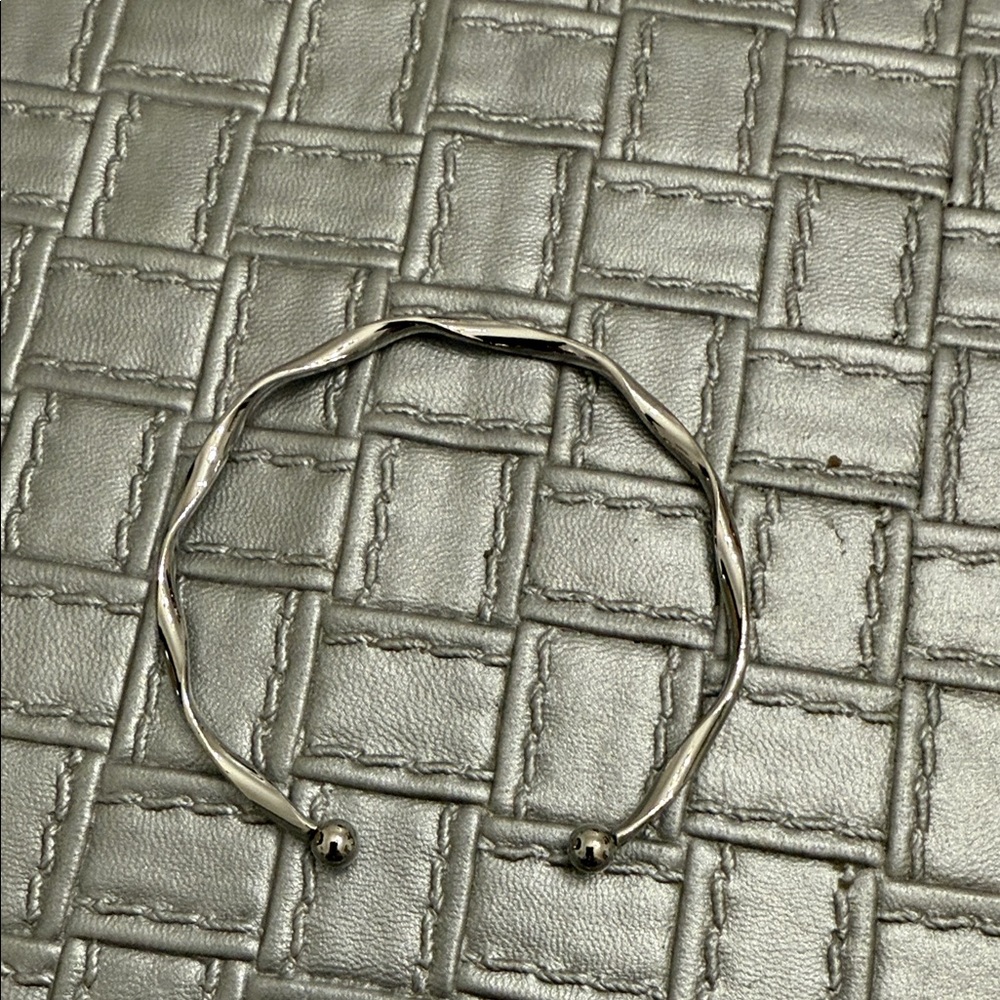 Silver twisted open cuff bracelet minimalist adjustable - Picture 4 of 6